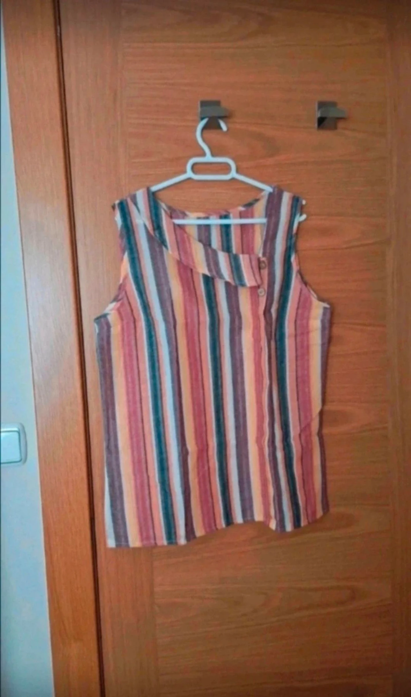 Blusa de mujer, escote asimétrico, sin mangas, talla M